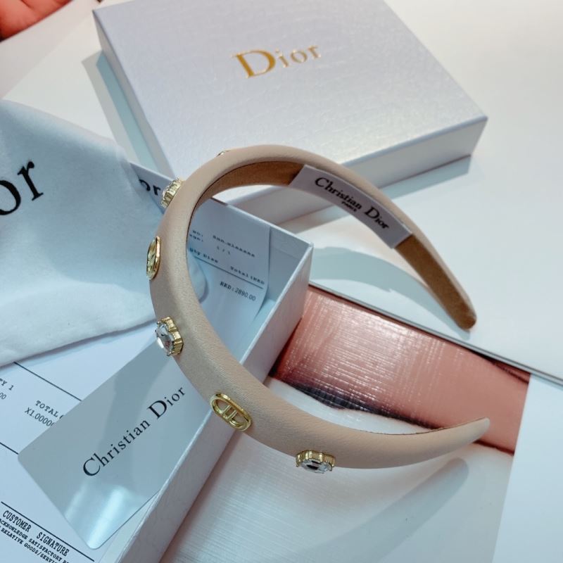 CHRISTIAN DIOR